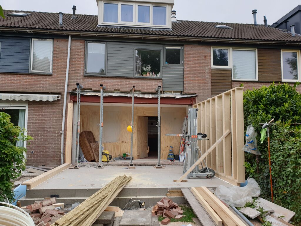 Voorbereidingen uitbouw