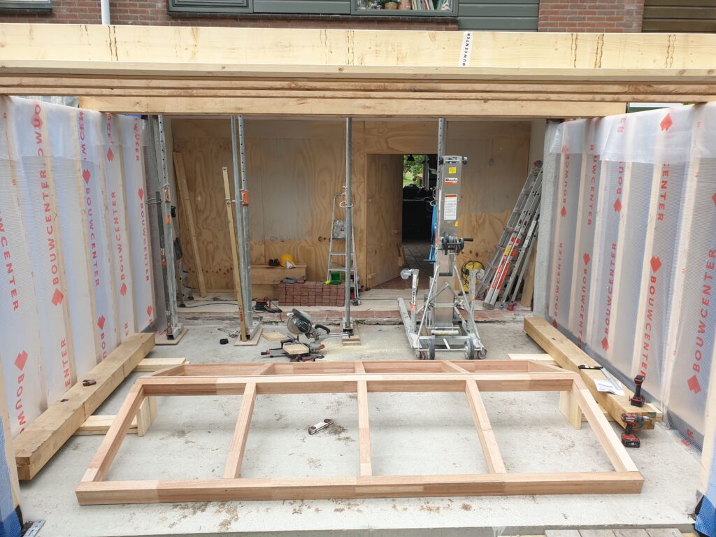 Voorbereidingen uitbouw