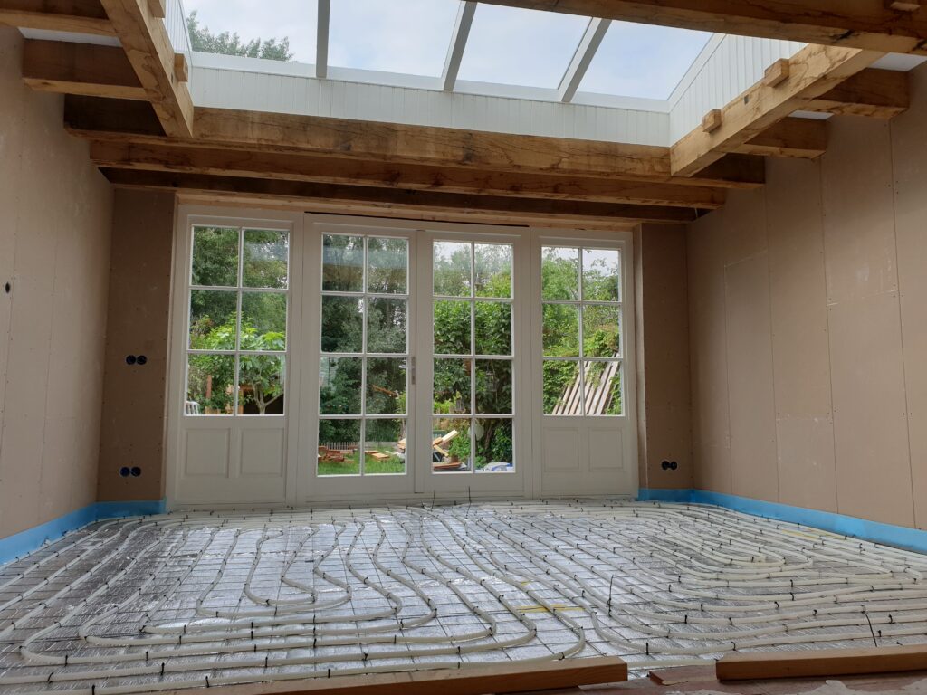 vloer invrezen tbv vloerverwarming